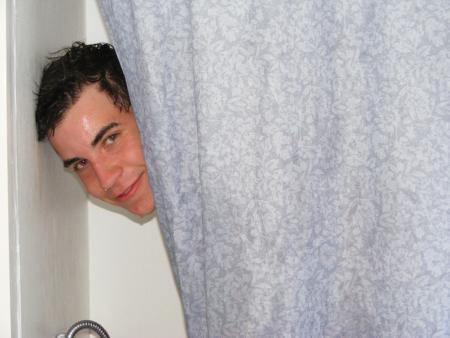 MaX Dans La DOuChE !